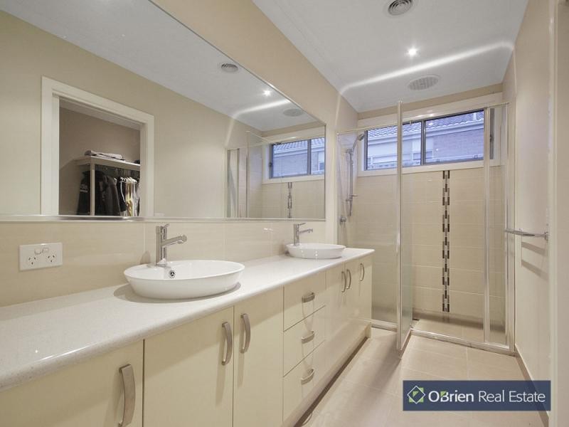 50 Harrison Way, Pakenham VIC 3810