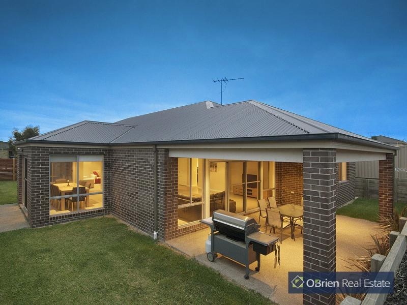 50 Harrison Way, Pakenham VIC 3810