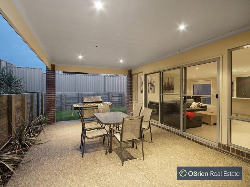 50 Harrison Way, Pakenham VIC 3810