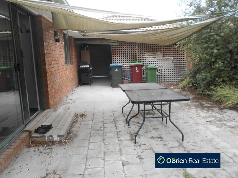2 Lighthorse Crescent, Narre Warren South VIC 3805