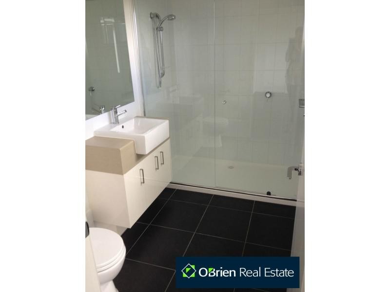 9 Hammond Crescent, Officer VIC 3809