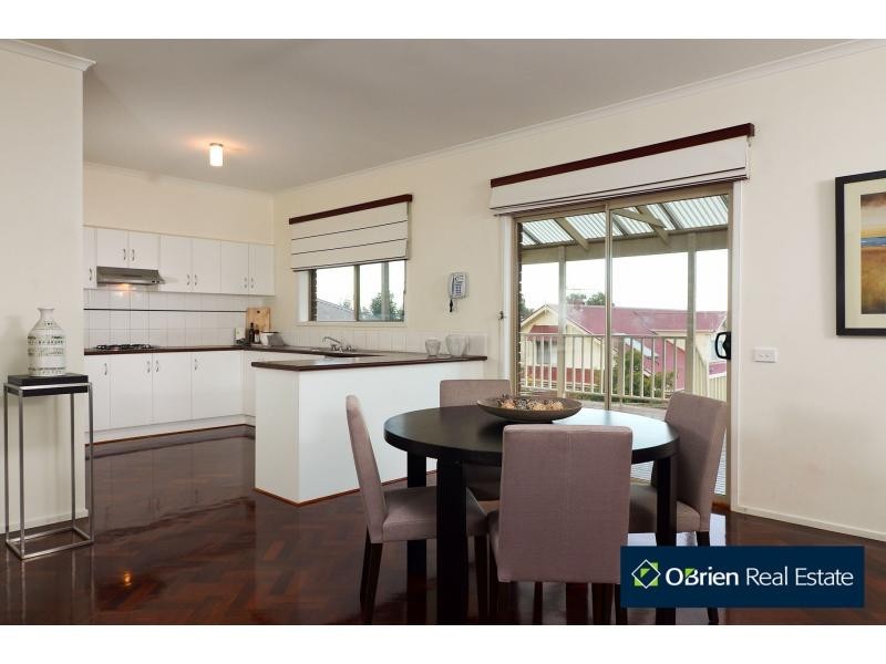 6 Halifax Drive, Berwick VIC 3806