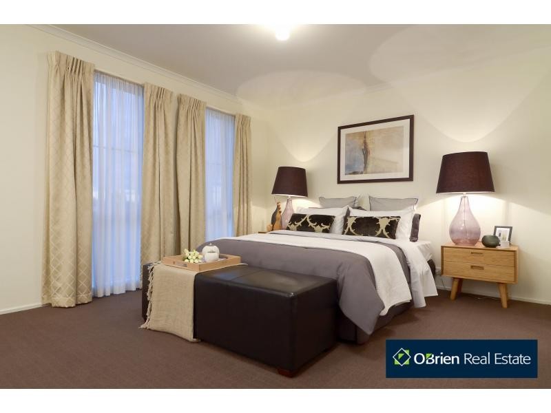 6 Halifax Drive, Berwick VIC 3806