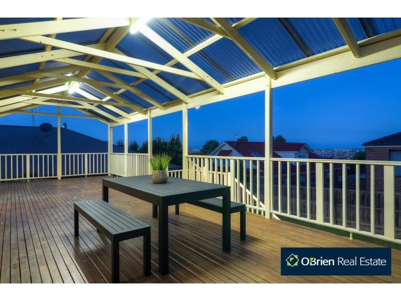 6 Halifax Drive, Berwick VIC 3806