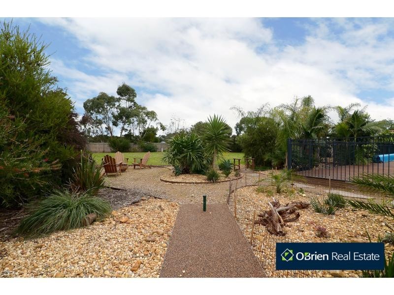 7 Foxborough Glade, Narre Warren North VIC 3804