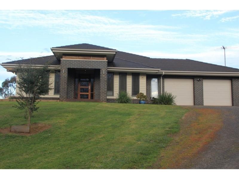 9 Green Valley Drive, Drouin VIC 3818