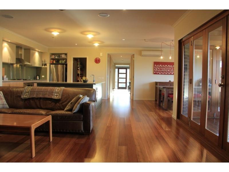 9 Green Valley Drive, Drouin VIC 3818