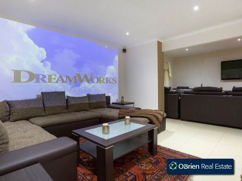 102 Saffron Drive, Narre Warren VIC 3805