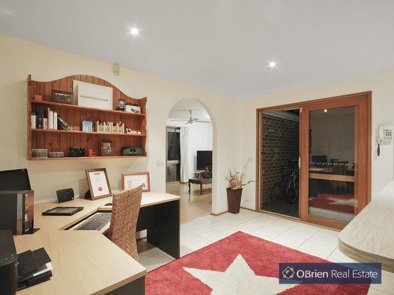 4 Bastow Close, Pakenham VIC 3810