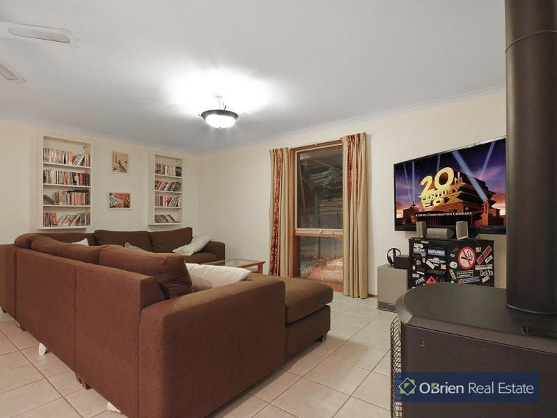 4 Bastow Close, Pakenham VIC 3810