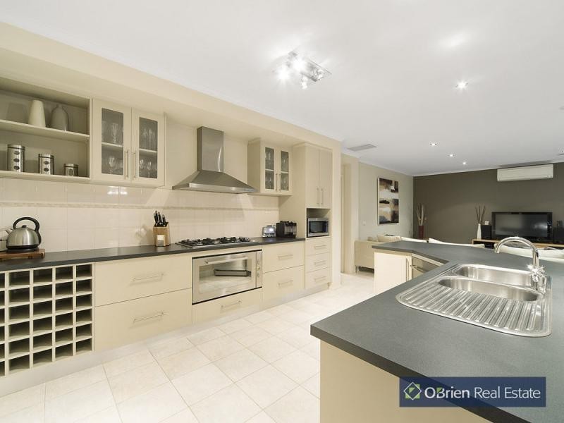 10 Marisa Crescent, Berwick VIC 3806