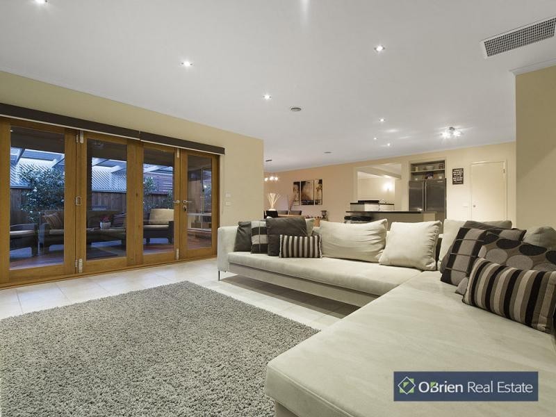 10 Marisa Crescent, Berwick VIC 3806