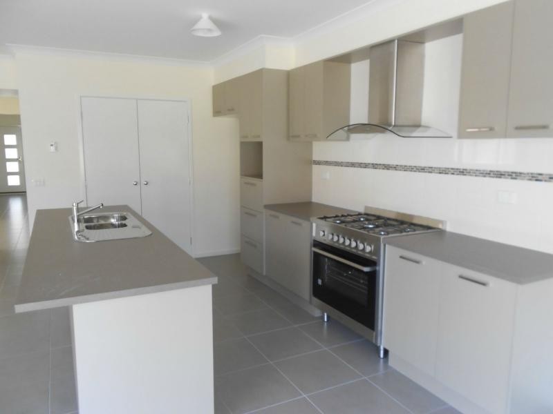 19 Sallybrook Circuit, Narre Warren VIC 3805