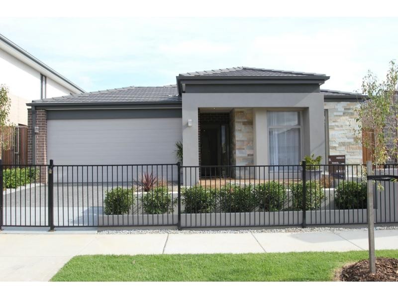12 Percheron Way, Clyde North VIC 3978