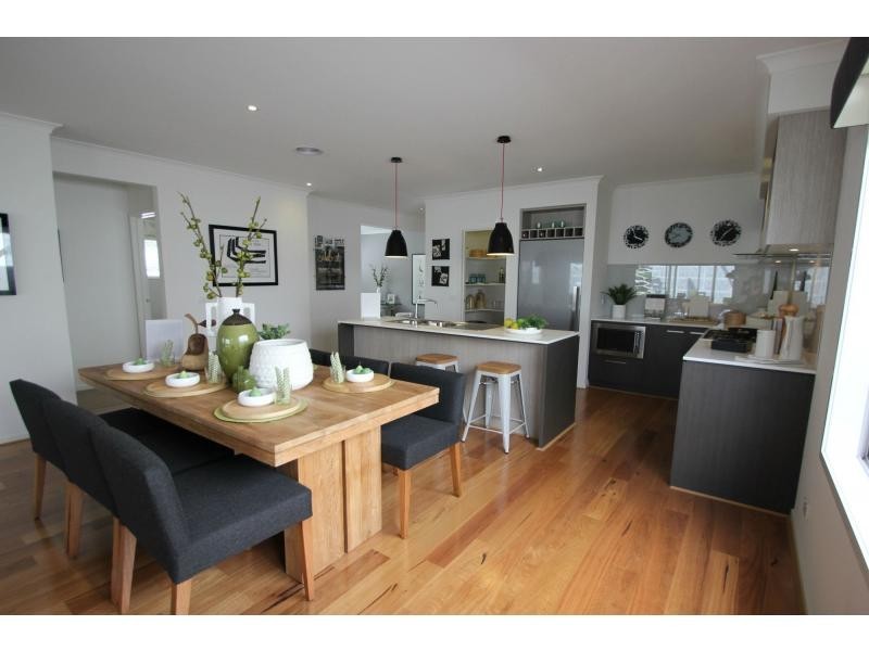 12 Percheron Way, Clyde North VIC 3978