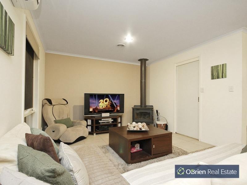 2 Oxenford Rise, Narre Warren South VIC 3805