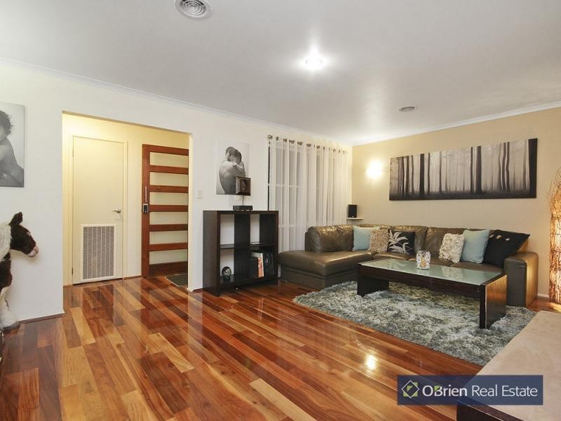 2 Oxenford Rise, Narre Warren South VIC 3805