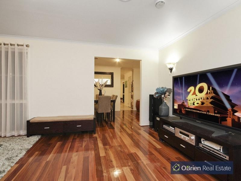 2 Oxenford Rise, Narre Warren South VIC 3805