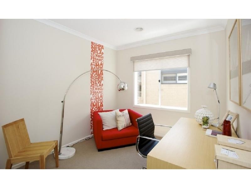 19 Crepe Avenue, Cranbourne West VIC 3977