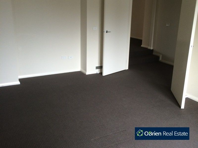14 Harlesden Circuit, Pakenham VIC 3810