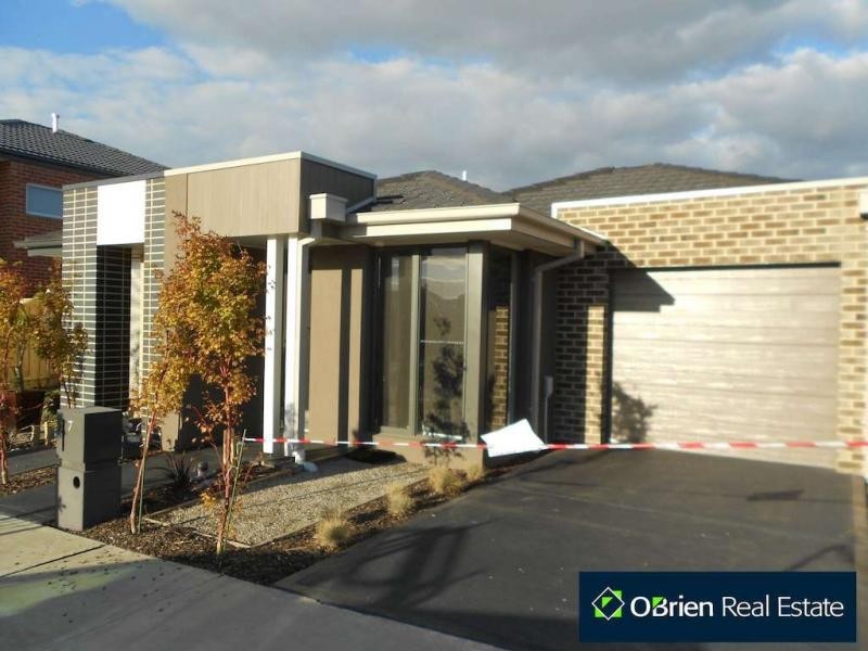 7 Illawarra Avenue, Clyde VIC 3978