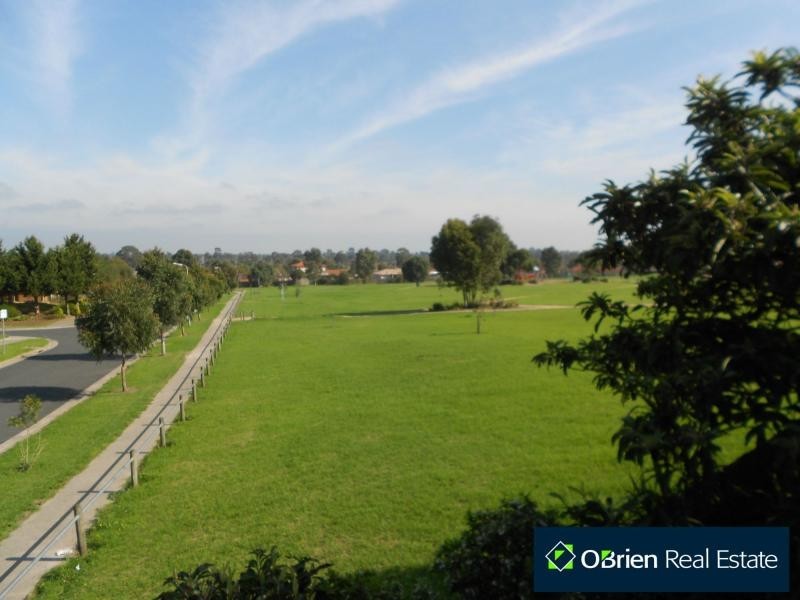 71 Sandfield Drive, Carrum Downs VIC 3201