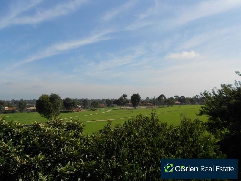 71 Sandfield Drive, Carrum Downs VIC 3201