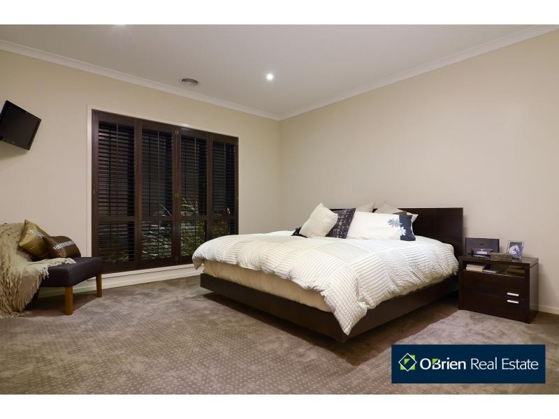 8 Harvest Road, Officer VIC 3809