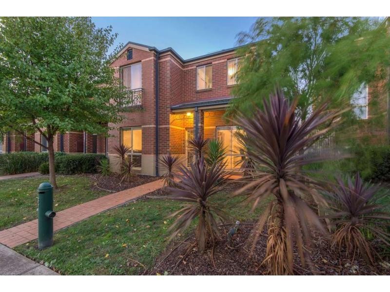37 Boronia Avenue, Cranbourne VIC 3977