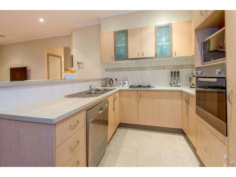 37 Boronia Avenue, Cranbourne VIC 3977