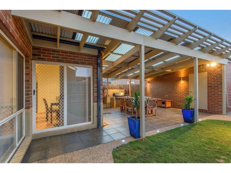 37 Boronia Avenue, Cranbourne VIC 3977