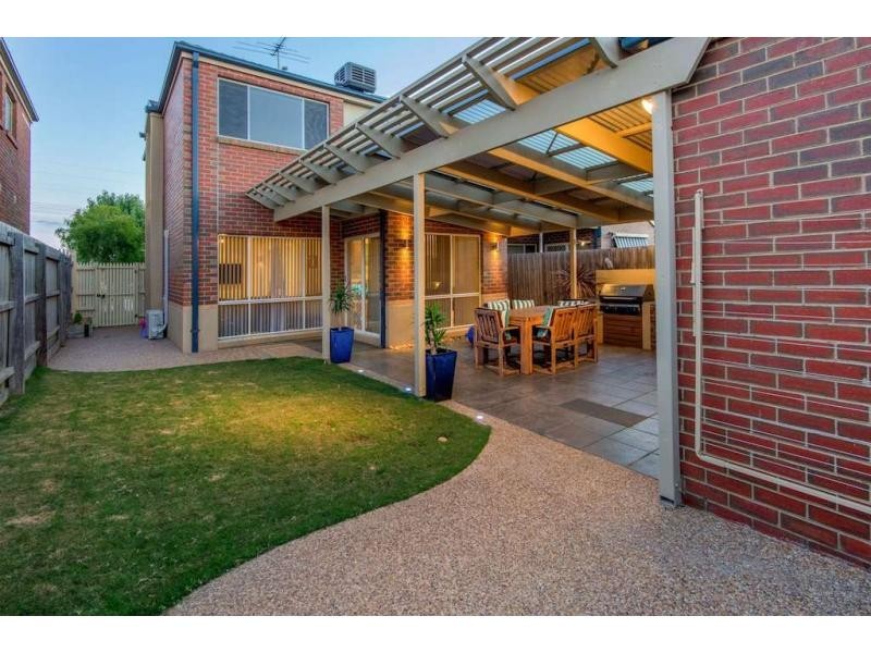 37 Boronia Avenue, Cranbourne VIC 3977