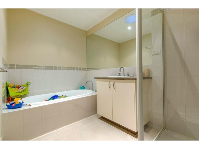 37 Boronia Avenue, Cranbourne VIC 3977