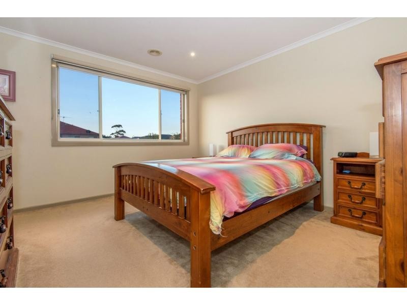 37 Boronia Avenue, Cranbourne VIC 3977