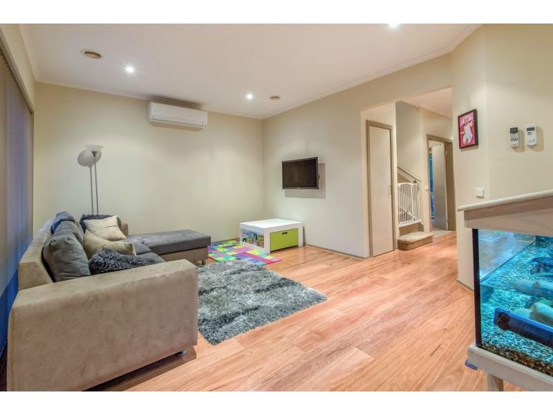 37 Boronia Avenue, Cranbourne VIC 3977