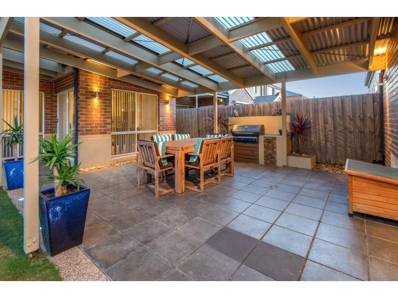 37 Boronia Avenue, Cranbourne VIC 3977