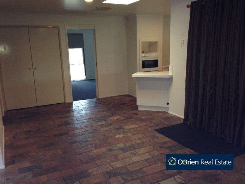 13 Kirkwood Crescent, Hampton Park VIC 3976