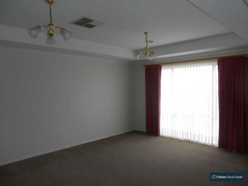 21 Minton Walk, Narre Warren South VIC 3805