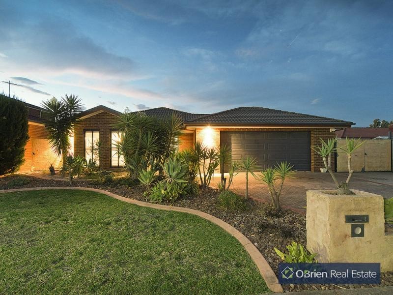 74 Robinswood Parade, Narre Warren South VIC 3805