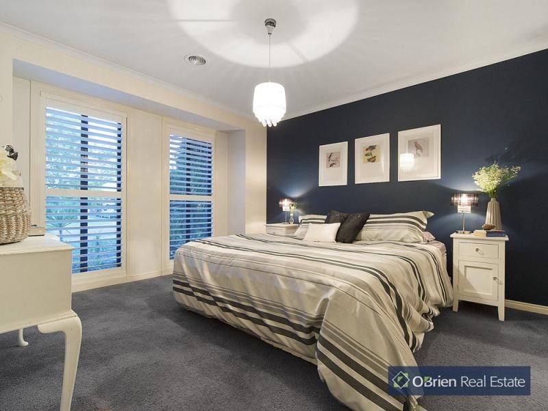 74 Robinswood Parade, Narre Warren South VIC 3805