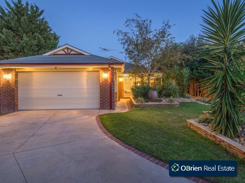 18 Dunmera Crescent, Narre Warren South VIC 3805