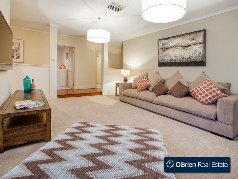 18 Dunmera Crescent, Narre Warren South VIC 3805