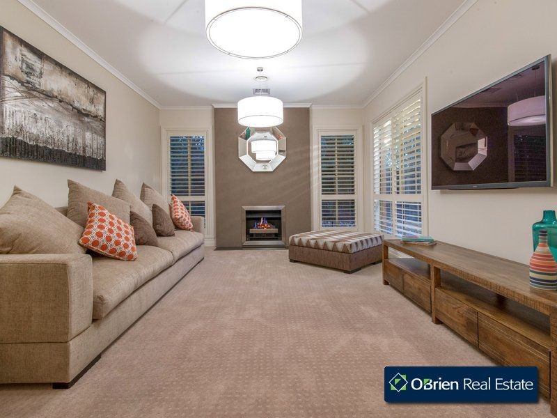 18 Dunmera Crescent, Narre Warren South VIC 3805