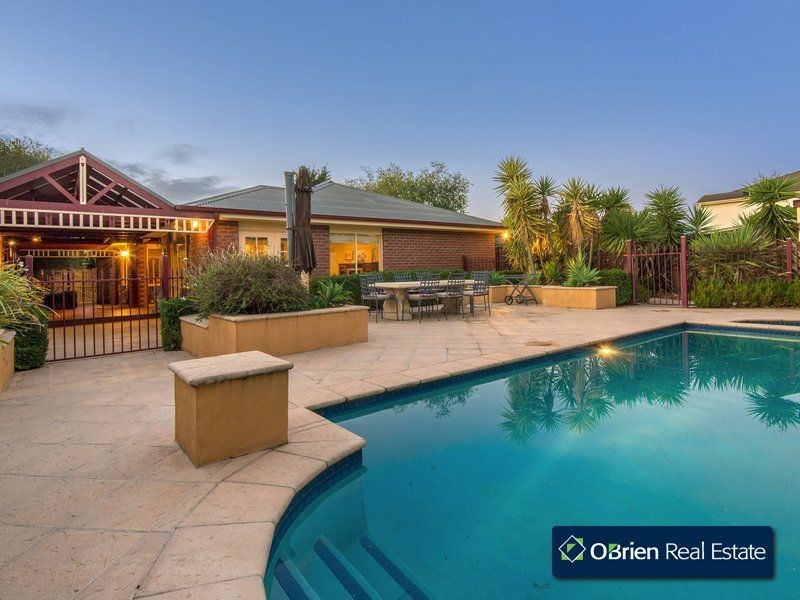 18 Dunmera Crescent, Narre Warren South VIC 3805