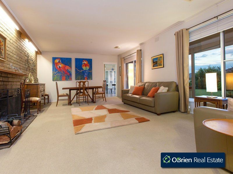 8 Yemaya Place, Berwick VIC 3806