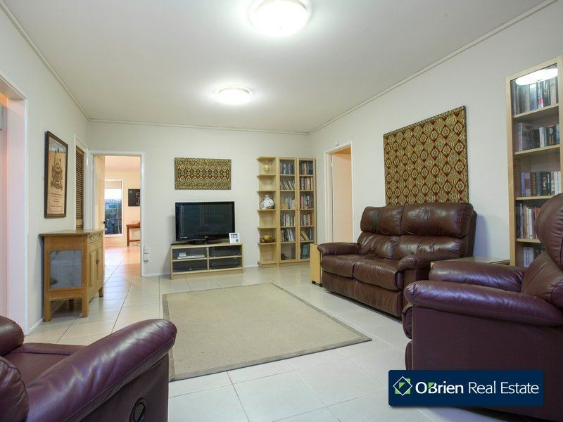 8 Yemaya Place, Berwick VIC 3806