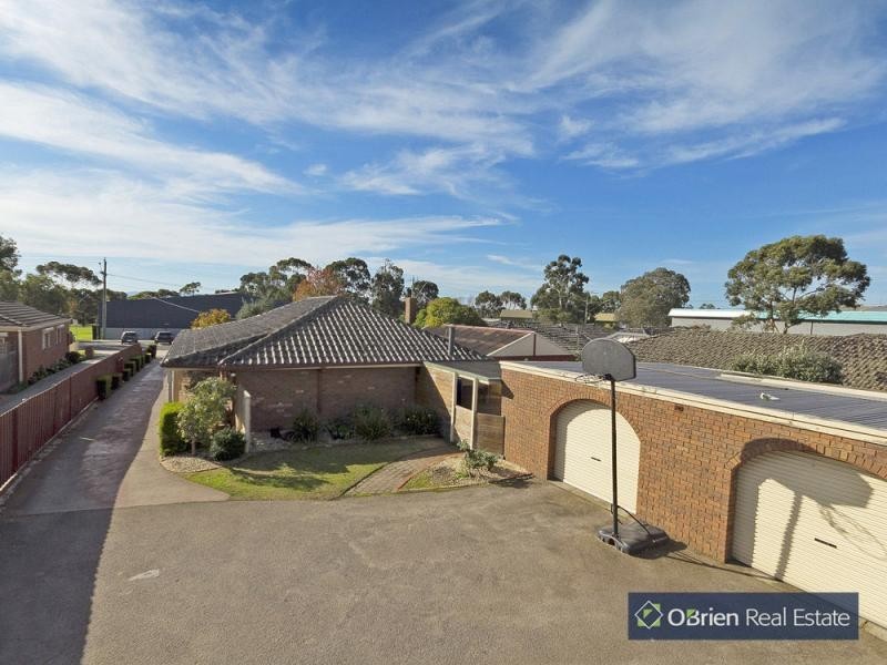 16 Brunt Street, Cranbourne VIC 3977