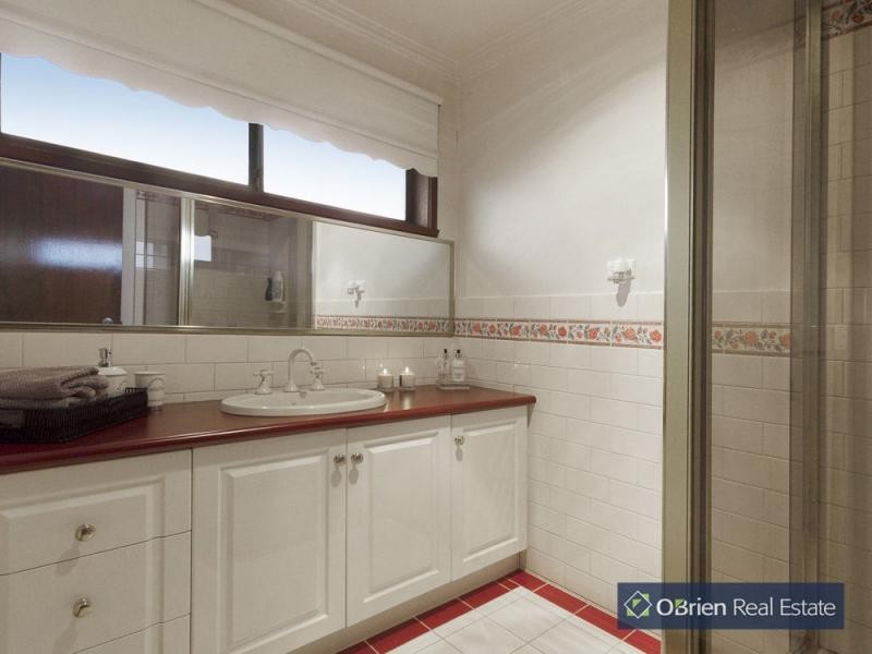 16 Brunt Street, Cranbourne VIC 3977