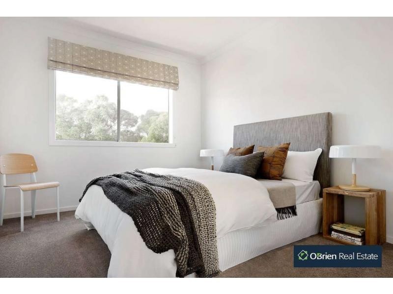 62 Prendergast Avenue, Cranbourne East VIC 3977