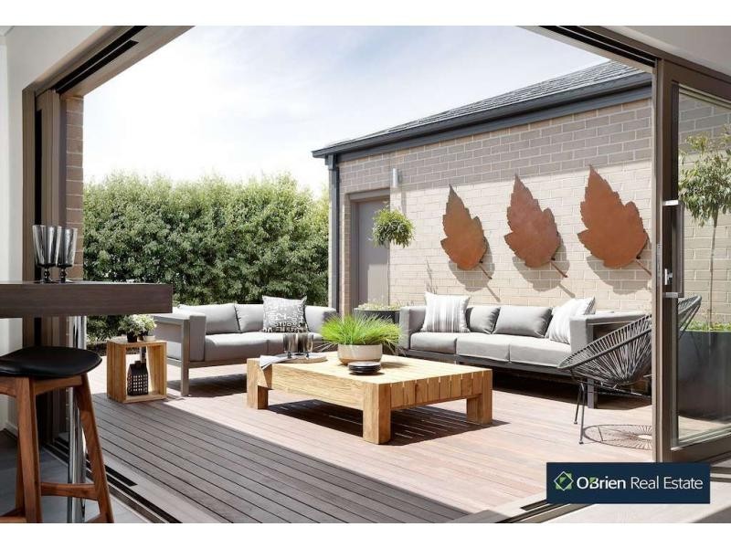 64 Prendergast Avenue, Cranbourne East VIC 3977